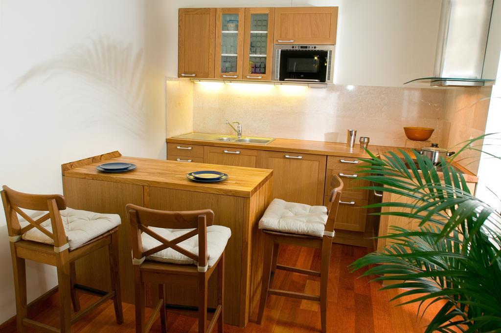 Apartment Abbesses Montmartre *