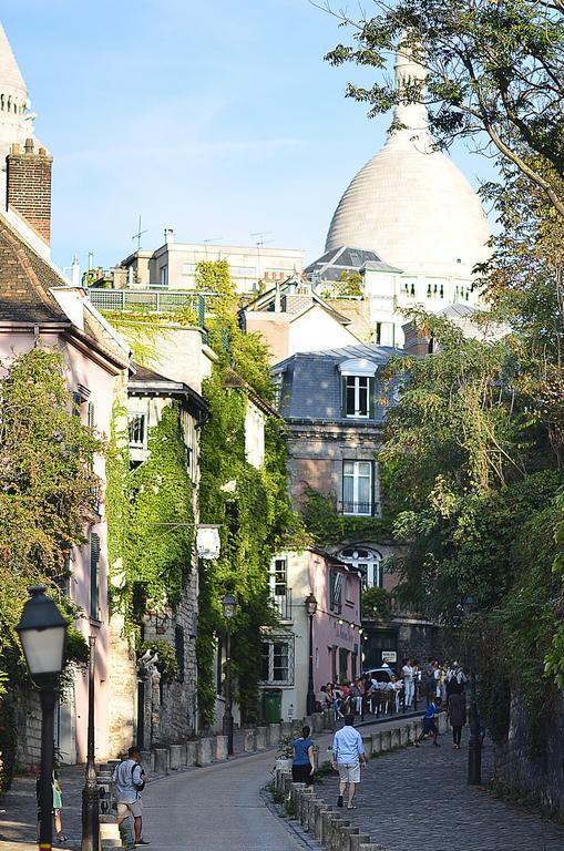 Abbesses Montmartre Apartment Paris
