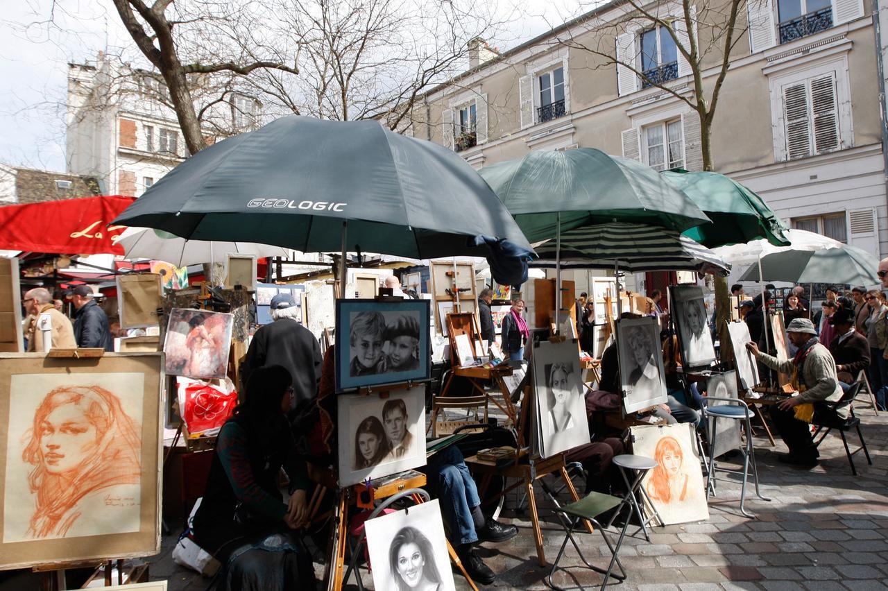 Abbesses Montmartre Apartment